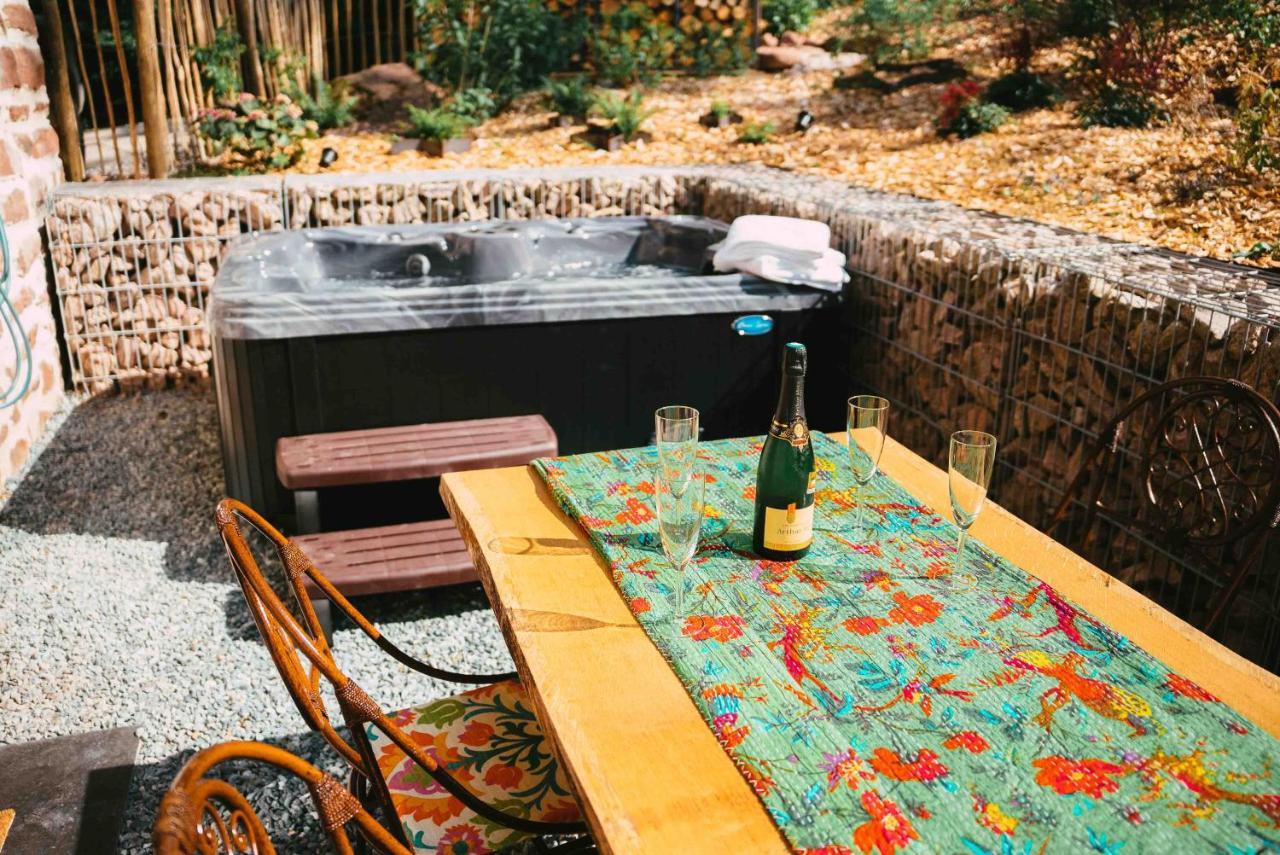 Le Grand Petit Prince - Domaine De Charme - Jacuzzis Privatifs Ґебвіллер Екстер'єр фото